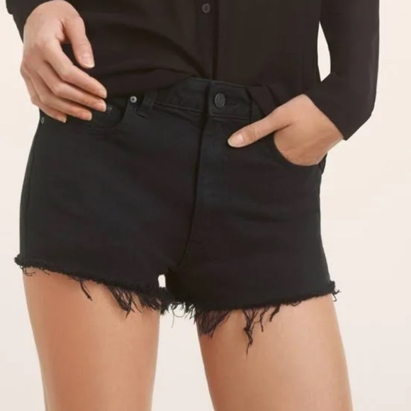 Aritzia Talula black cut off high waisted shorts size 28 - Picture 1 of 4